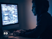 Spiati i conti di politici e vip