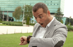 Il Ritardo sul luogo di lavoro può comportare il licenziamento